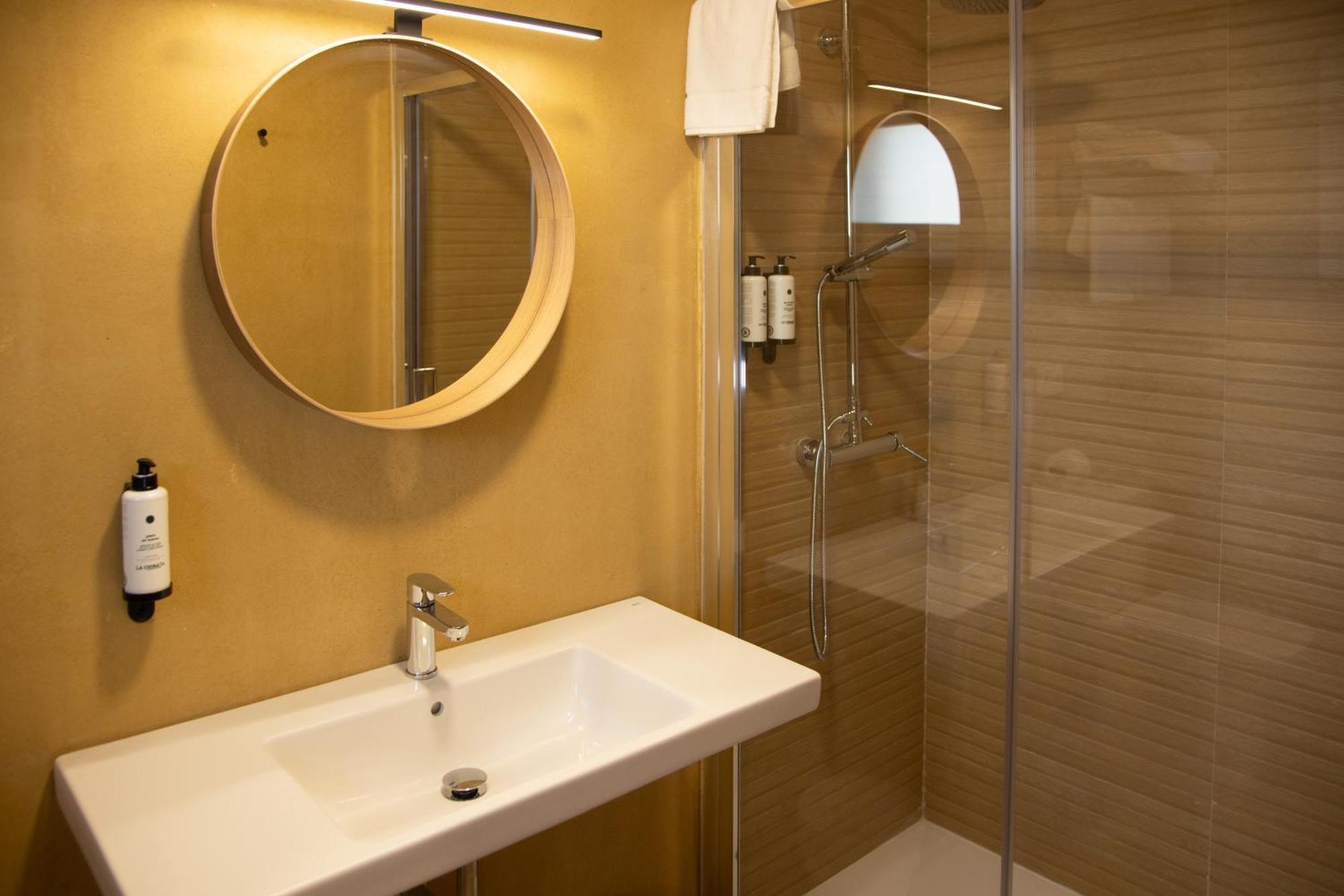 Hotel Los Alamos Boutique Plasencia Room photo